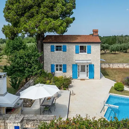 Pajari Villa *